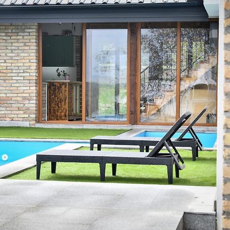 City Escape Luxury Villa Zuce Kültér fotó