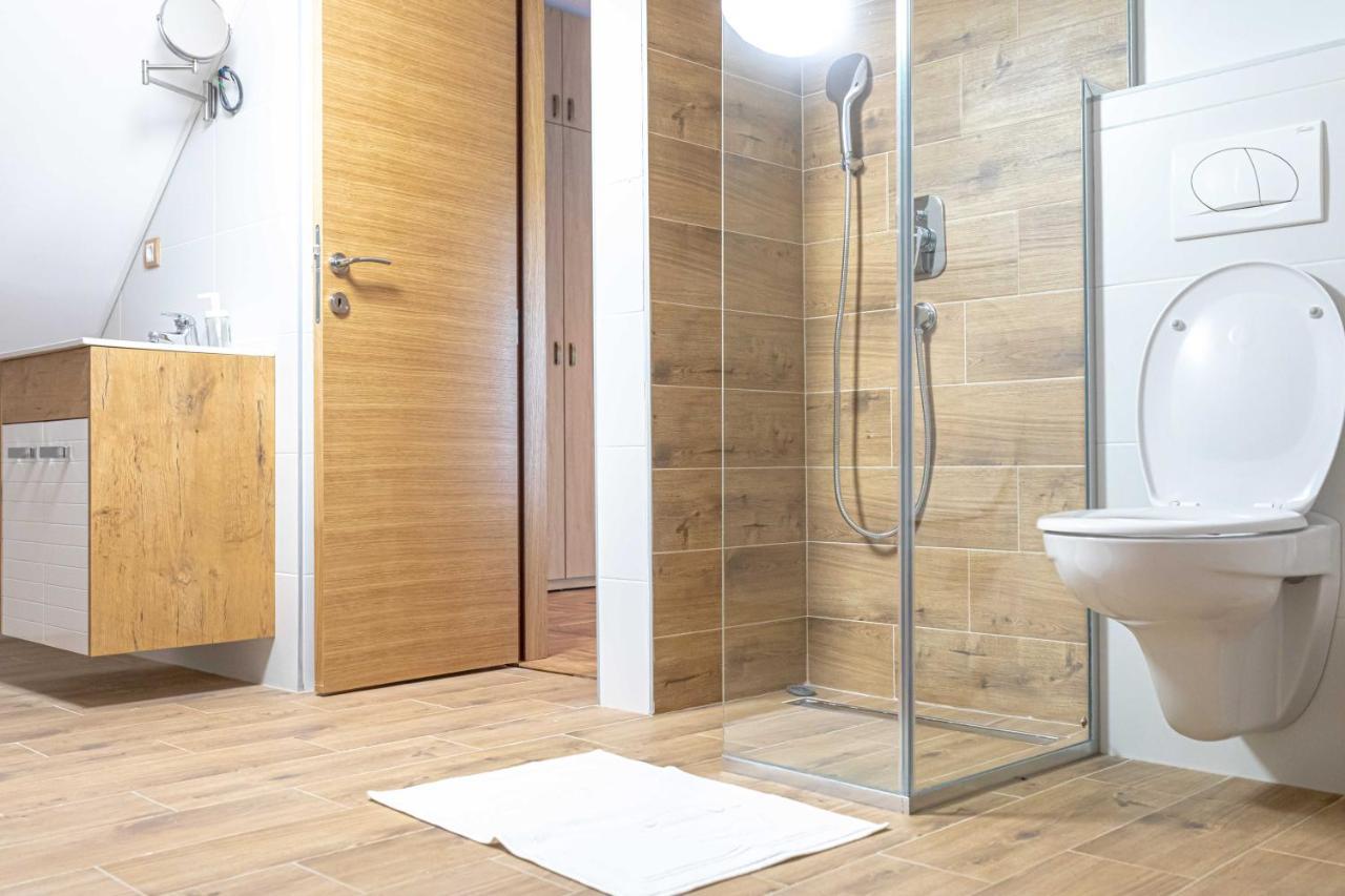 City Escape Luxury Villa Zuce Kültér fotó