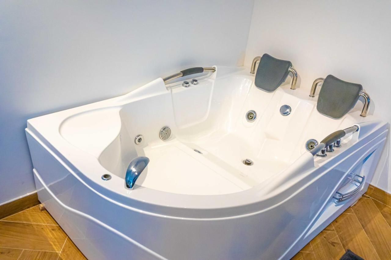 City Escape Luxury Villa Zuce Kültér fotó