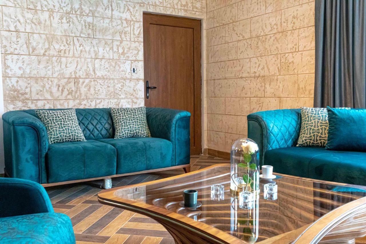City Escape Luxury Villa Zuce Kültér fotó