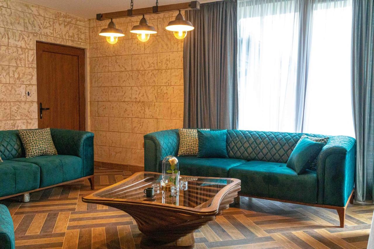 City Escape Luxury Villa Zuce Kültér fotó