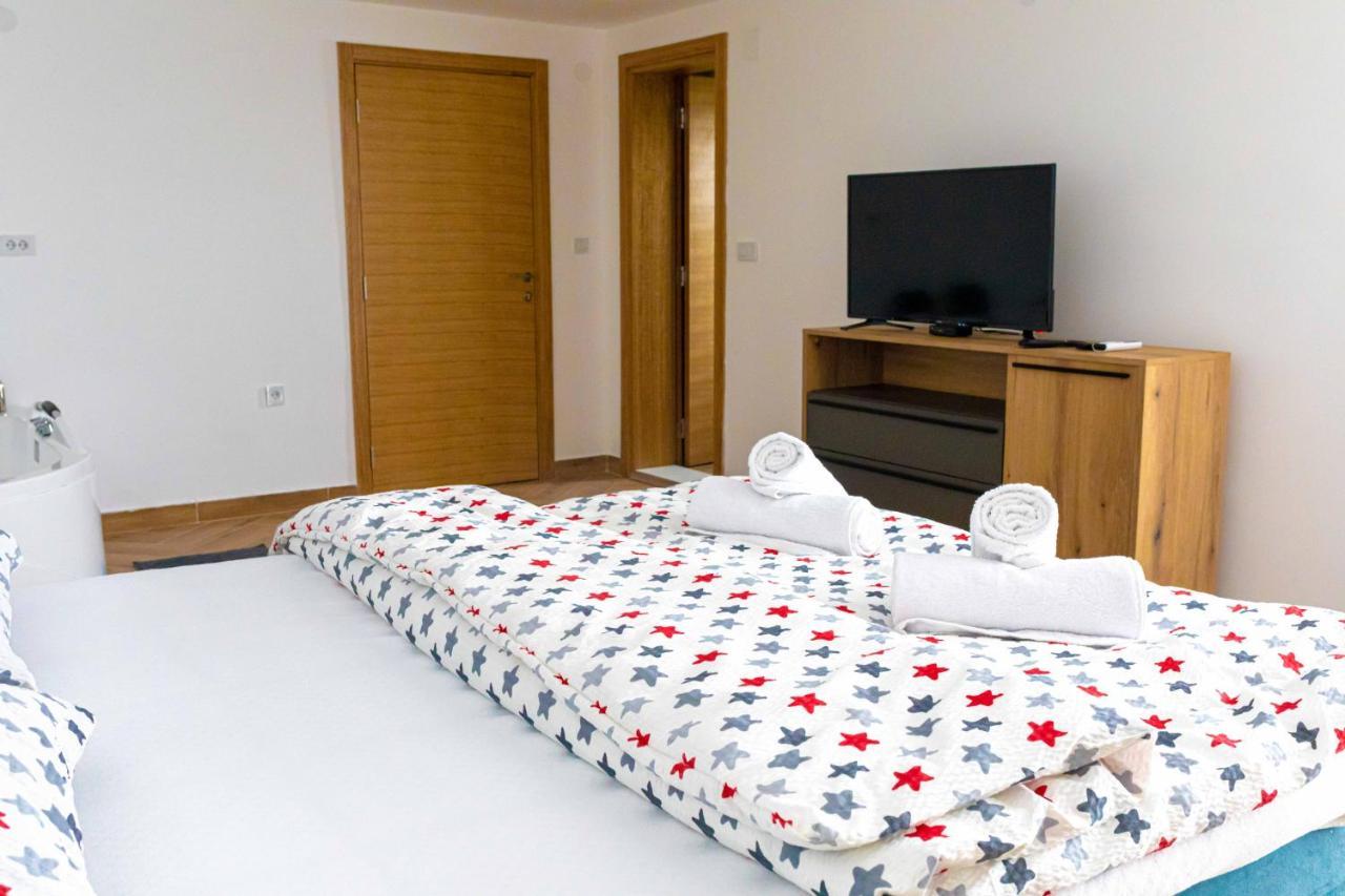 City Escape Luxury Villa Zuce Kültér fotó