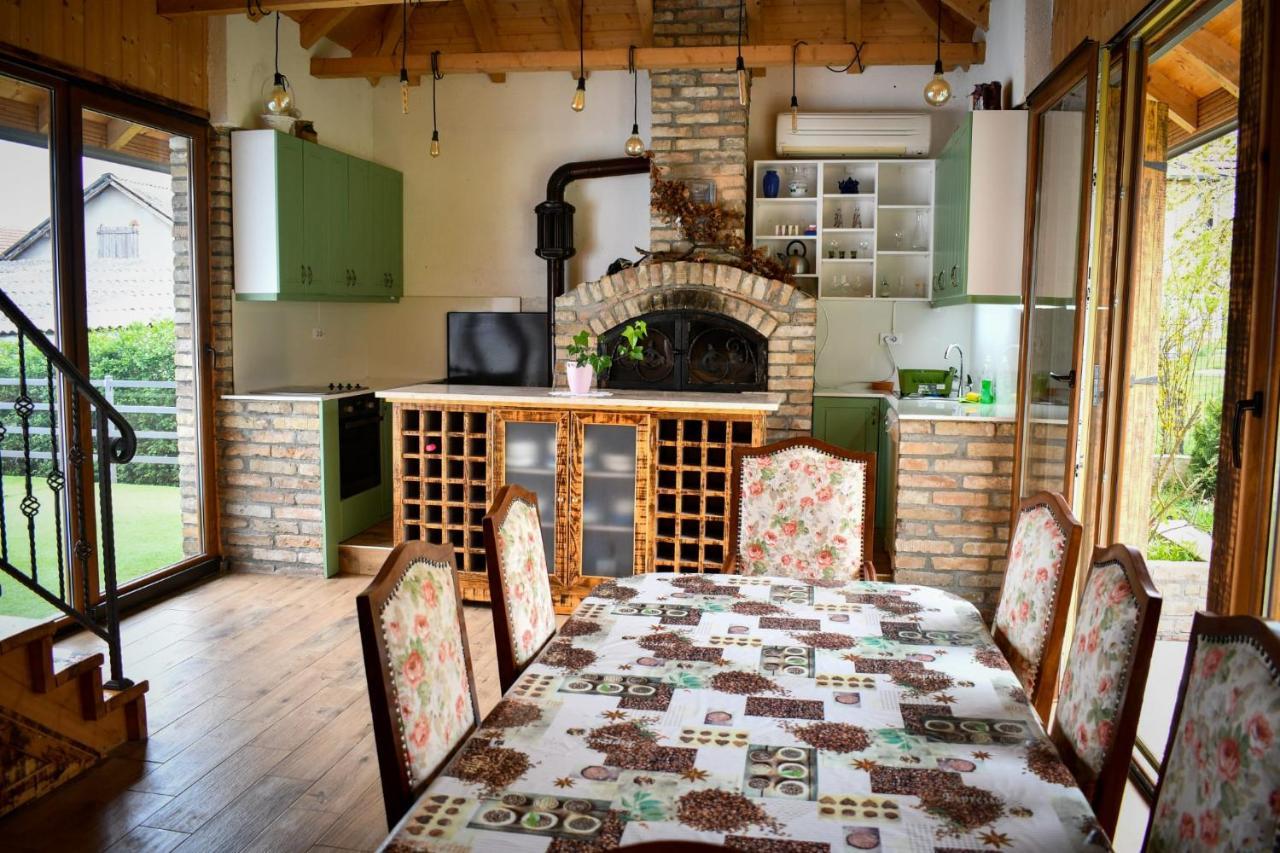 City Escape Luxury Villa Zuce Kültér fotó