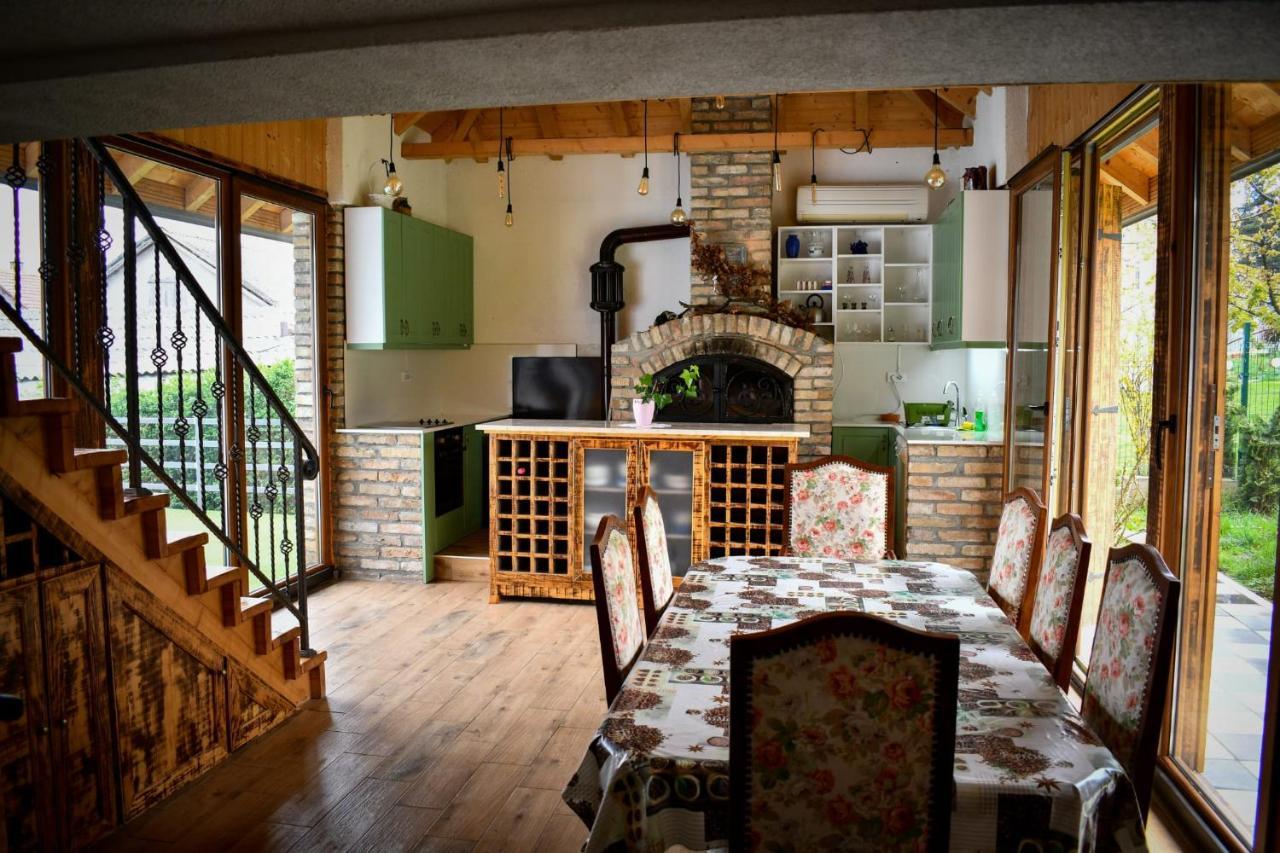 City Escape Luxury Villa Zuce Kültér fotó